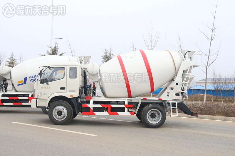 福田3方攪拌車