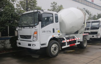 重汽豪曼4方攪拌車