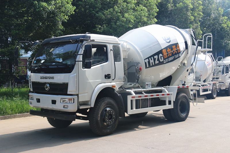 東風6方攪拌車    B07