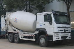 重汽豪沃15方水泥攪拌車