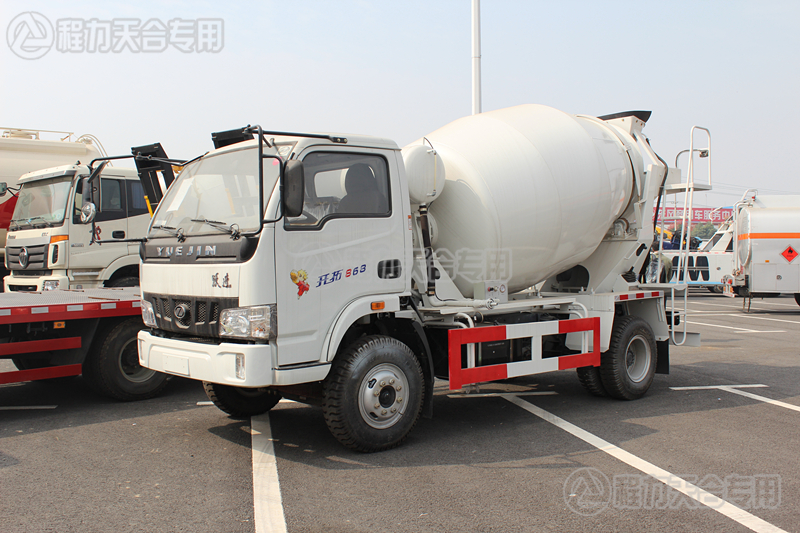 躍進(jìn)隧道攪拌車