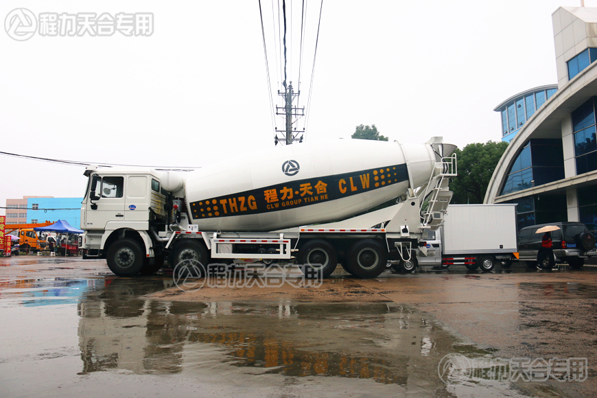 陜汽德龍水泥攪拌車
