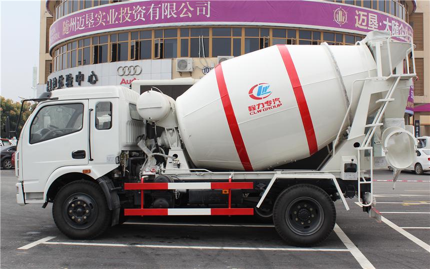 東風(fēng)4方混凝土攪拌車(chē)近距離正側(cè)圖片