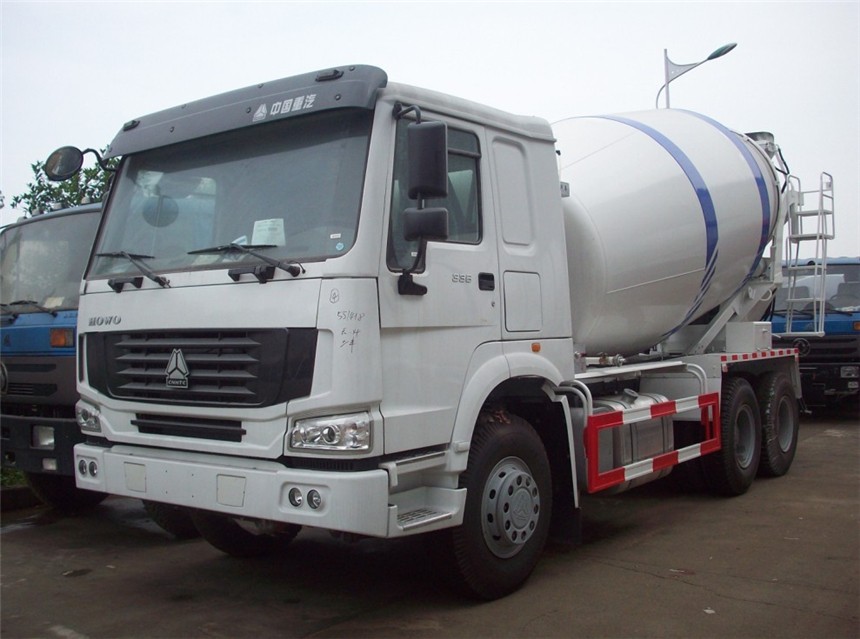 重汽攪拌車(chē)展示圖4