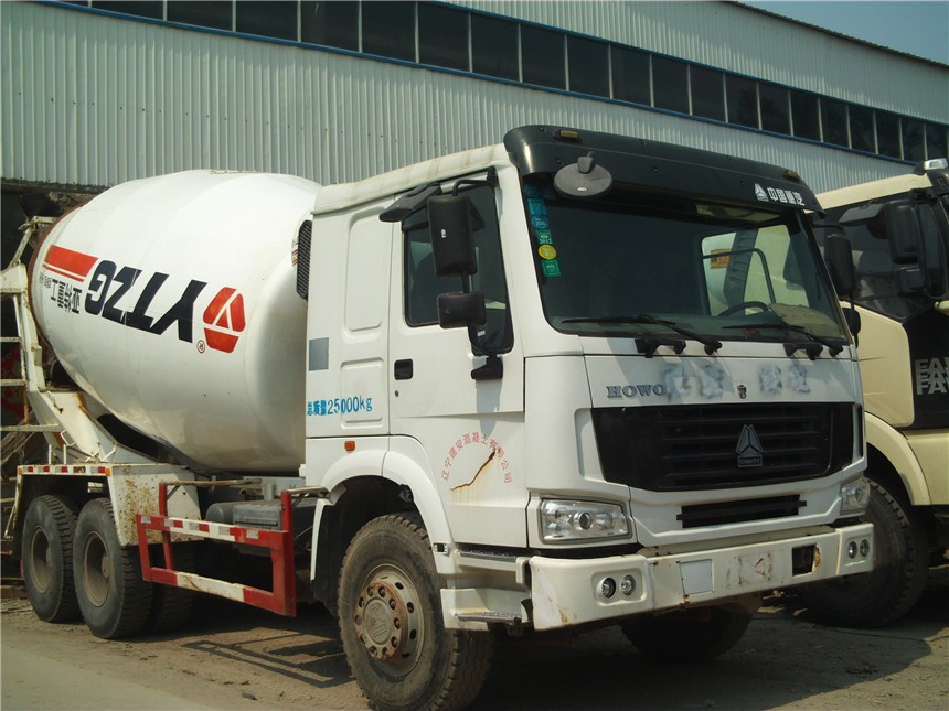重汽攪拌車(chē)展示圖7