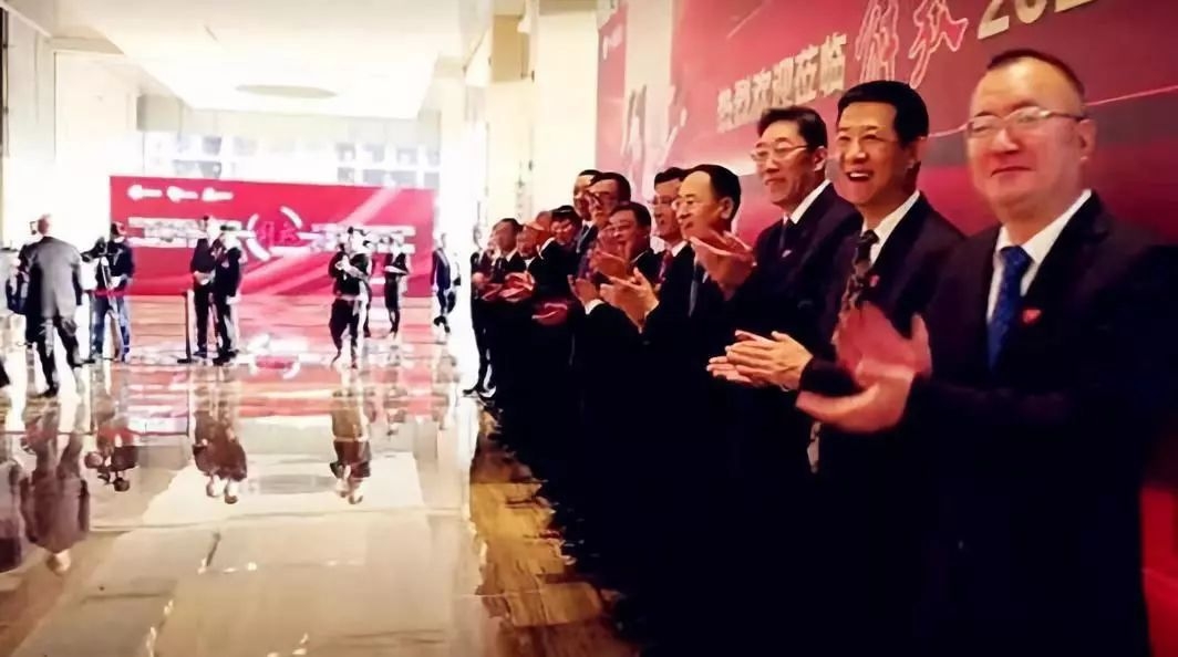 程力集團旗下“程力專汽”與一汽解放簽訂四千輛國六中重卡底盤采購協議，全面發力中重卡專汽市場進一步鞏固專用車領導地位！圖片