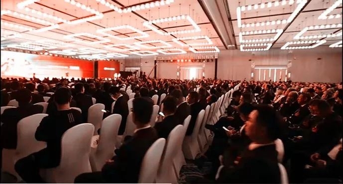 程力集團旗下“程力專汽”與一汽解放簽訂四千輛國六中重卡底盤采購協議，全面發力中重卡專汽市場進一步鞏固專用車領導地位！圖片