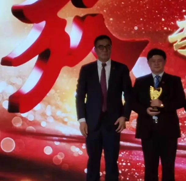 程力集團旗下“程力專汽”與一汽解放簽訂四千輛國六中重卡底盤采購協議，全面發力中重卡專汽市場進一步鞏固專用車領導地位！圖片