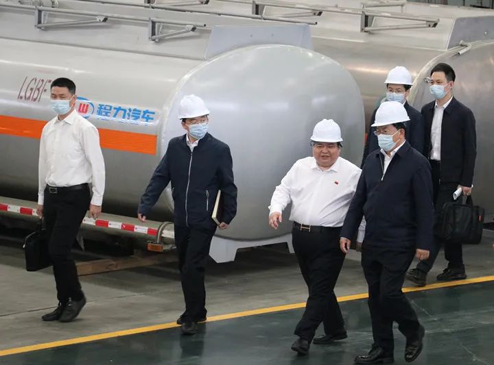 湖北省委副書記、省長王忠林帶領省市領導視察程力（曾都）汽車工業(yè)園新廠基地建設情況